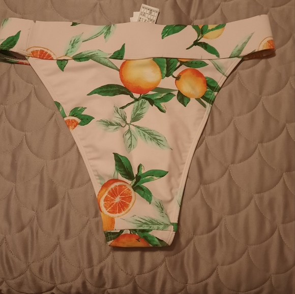 2 piece bikini - Picture 5 of 5